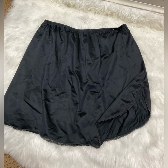 90s Vintage Vanity Fair Black Slip Skirt - Picture 2 of 9